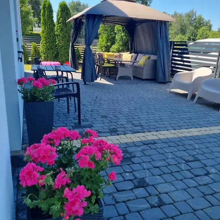 Goscinne Damian Проживание в семье